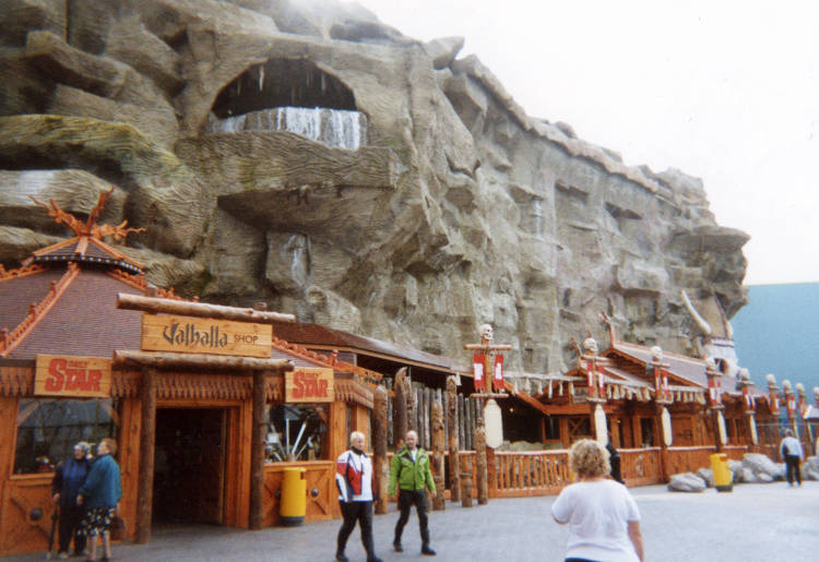 26/05/2000 – Valhalla opens for previews
