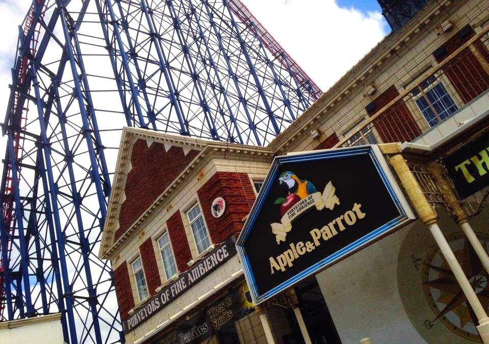 04/07/2014 – The Star reopens as Apple & Parrot