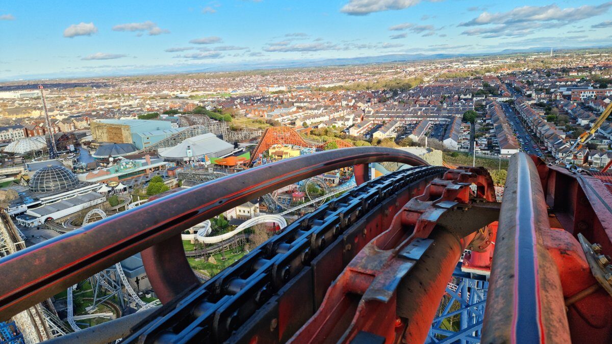 06/09/2013 – First guests ‘Walk The Big One’